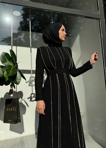 SENNA DESİGN Drapeli Siyah Uzun Taşlı Tesettür Abiye elbise - Görsel 4