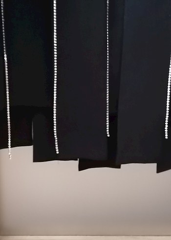 SENNA DESİGN Drapeli Siyah Uzun Taşlı Tesettür Abiye elbise - Görsel 6