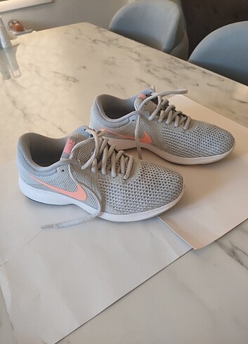 36,5 Beden gri Renk Nike revolution 4