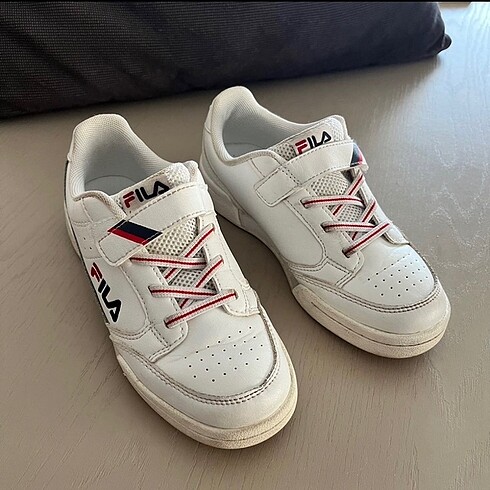 33 Beden FILA Erkek çocuk ayakkabı 33
