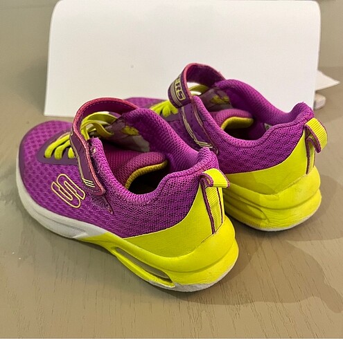 28 Beden Skechers kız çocuk ayakkabı 28