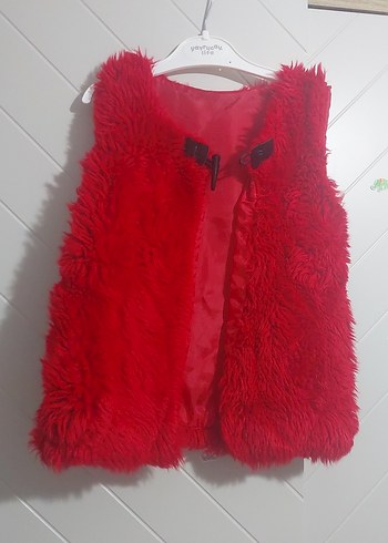 Kız Çocuk Kırmızı Kürklü Yelek - Görsel 2