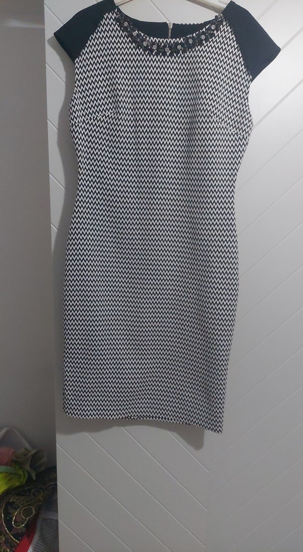 Gri Desenli Kolsuz Midi Elbise - Görsel 3