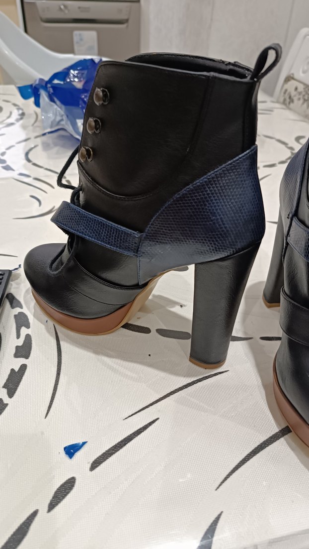 Yılan Desenli Mavi Tokalı Deri Topuklu Bot - Görsel 4