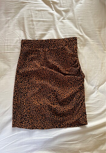 Stradivarius leopar etek