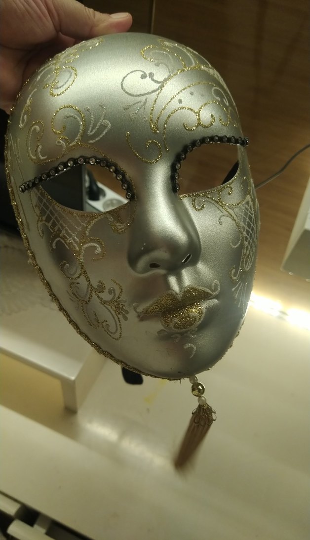 Altın İşlemeli Dekoratif Maske - Görsel 4