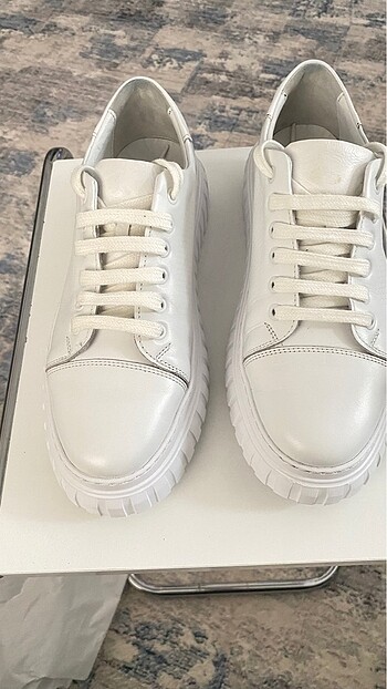 HOTİÇ ERKEK 42 NUMARA BEYAZ SNEAKER