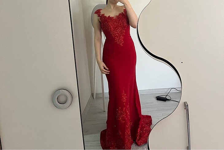 Kırmızı Balık Model Ömür Özer Abiye