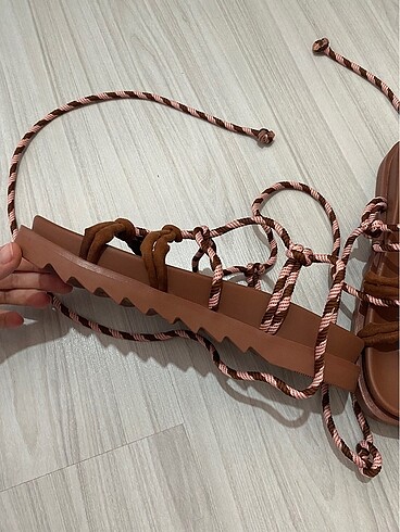 37 Beden çeşitli Renk Stradivarius sandalet