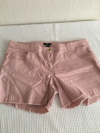 Pembe şort