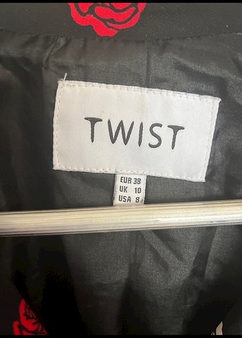 38 Beden Twist Nakışlı Siyah Mini Kadın Ceket