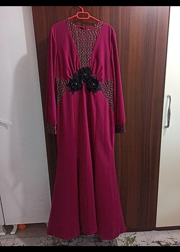 Bordo Uzun Kollu İşlemeli Elbise