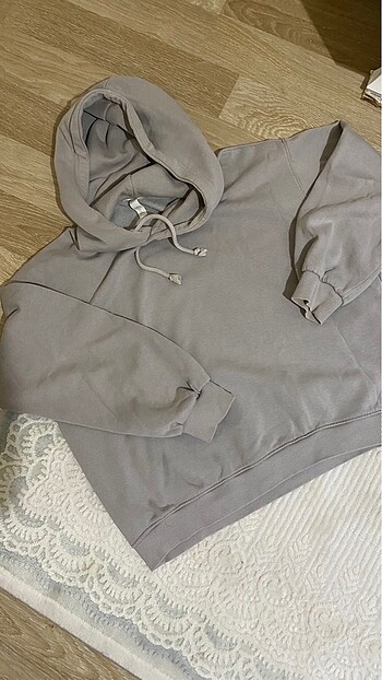 H&M sweatshirt