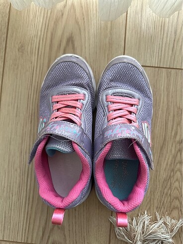 29 Beden Skechers Işıklı Spor Ayakkabı