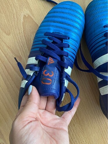 Adidas Çocuk halı saha ayakkabısı