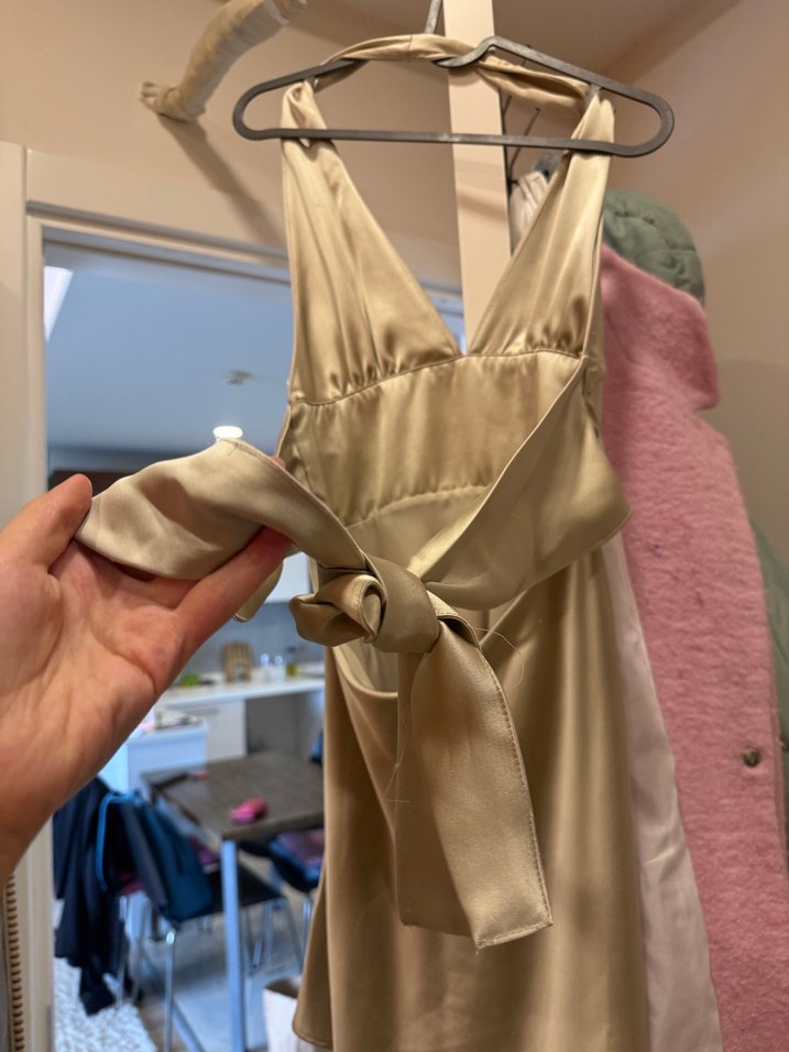 Saten Parlak Bej kısa Kokteyl Elbisesi - Görsel 2