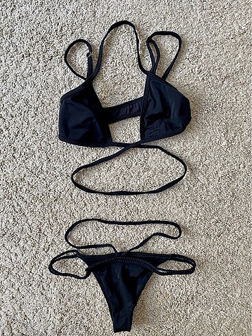 Siyah bikini takımı