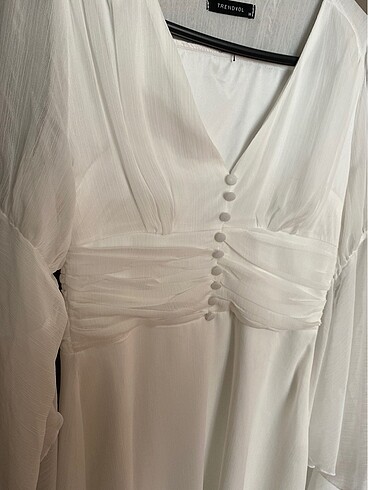 36 Beden beyaz Renk Trendyol beyaz tullu elbise