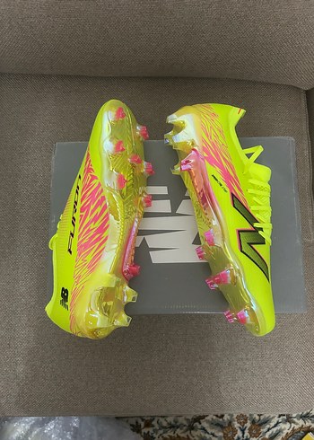 42 Beden New Balance Sarı Erkek Futbol Kramponu