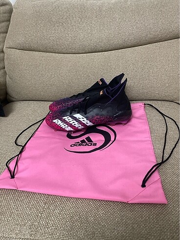 Adidas Predator Krampon