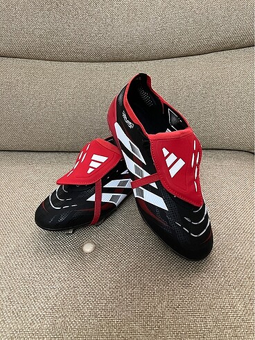 Adidas Predator 25 Krampon