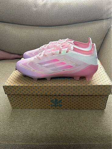 Adidas F50 Krampon
