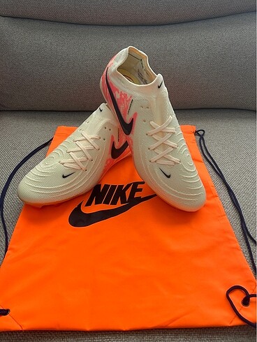 Nike Phantom GX2 Luna Krampon