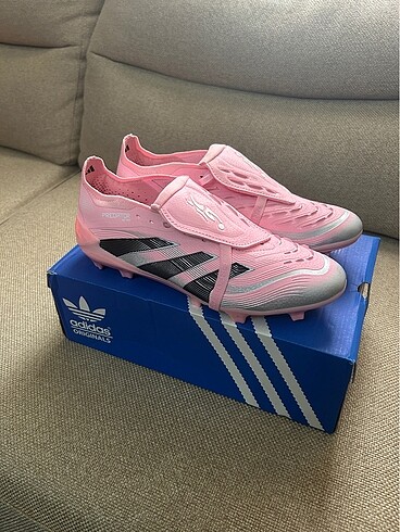 Adidas Predator 25 Krampon