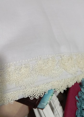 İşlemeli Beyaz Parlak baş örtüsü - Görsel 2