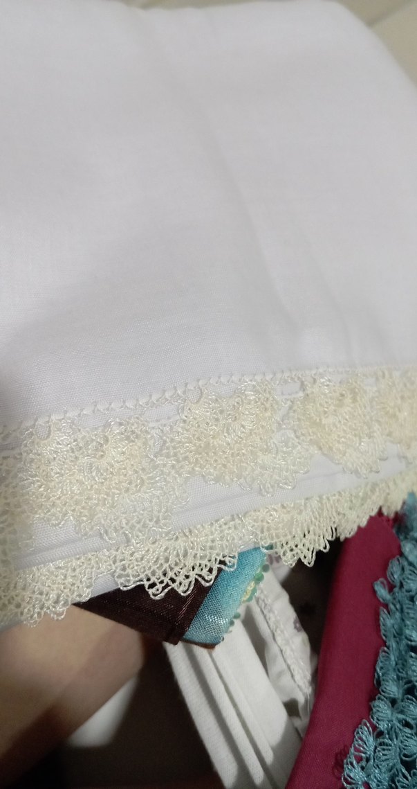 İşlemeli Beyaz Parlak baş örtüsü - Görsel 2