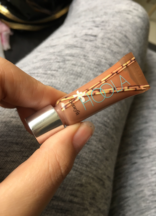 Benefit Hoola lip gloss