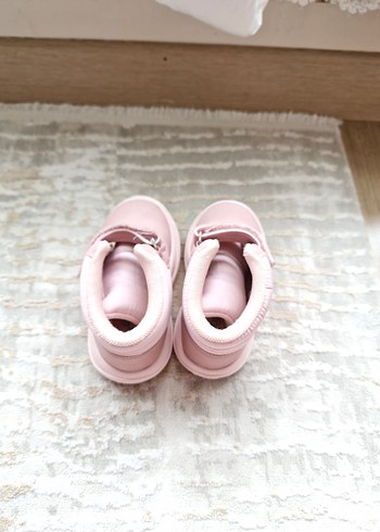 Kız Bebek Pembe Bot - Görsel 2