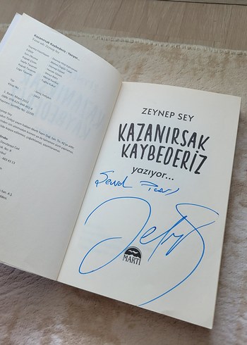 Zeynep Sey'den Kazanırsak Kaybederiz Romanı