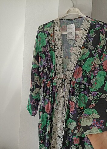 xl Beden çeşitli Renk ZARA ,CİCEKLİ KİMONO