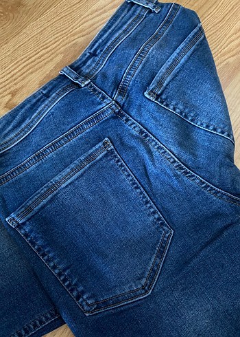 Mavi Düğmeli Kadın Midi Kot Pantolon - Görsel 2