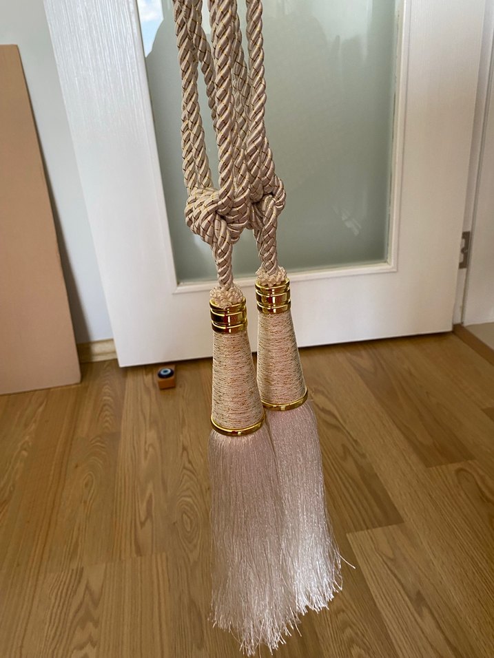 Gri İşlemeli Beyaz Perde Püskülü - Görsel 4