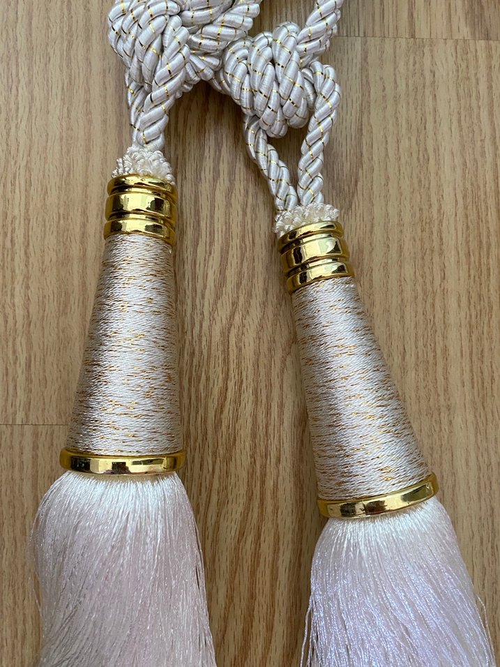 Gri İşlemeli Beyaz Perde Püskülü - Görsel 2