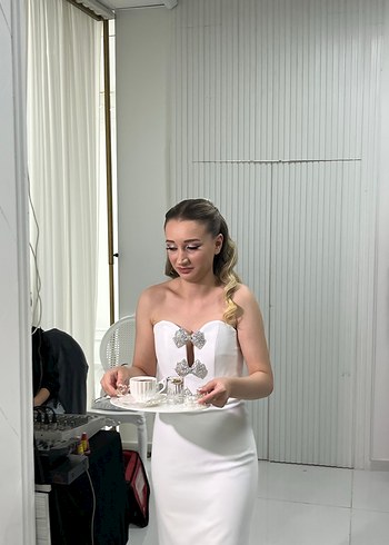 Beyaz Straplez Düz Kesim Uzun Gelinlik - Görsel 3