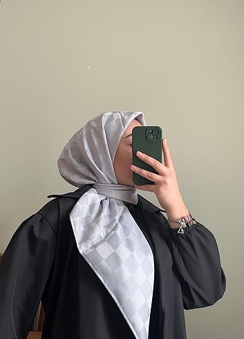 Jakar eşarp 