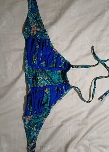 E.L.F Bikini üstü