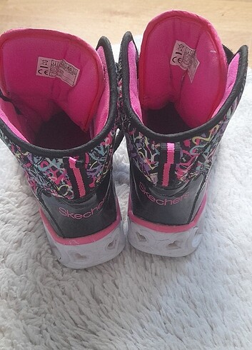 33 Beden Skechers bot 33 numara