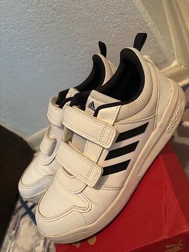 Adidas spor ayakkabı