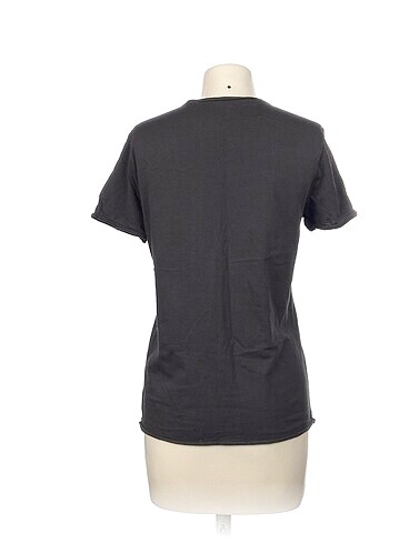 universal Beden Diğer T-shirt %70 İndirimli.