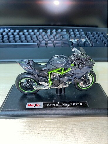 Maisto Kawasaki Ninja H2R Motorsiklet 1/18