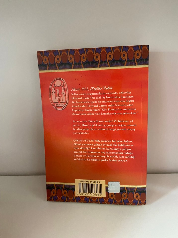 Tom Holland - Çölde Uynuyan Sır Kitabı - Görsel 2