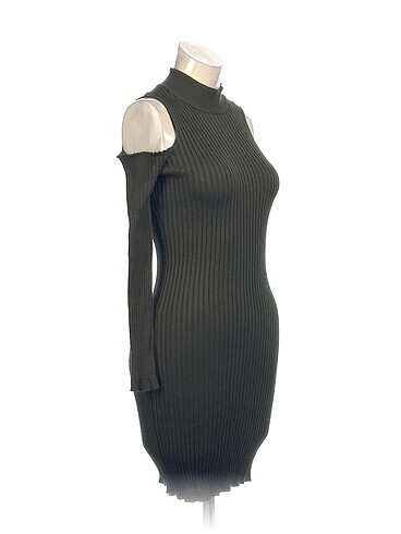 Diğer PreLoved Triko Elbise %70 İndirimli.