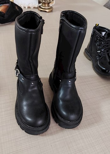 Kızlar için Siyah Deri Tokalı Gotik Botlar - Görsel 2