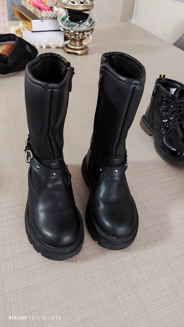 Kızlar için Siyah Deri Tokalı Gotik Botlar - Görsel 2