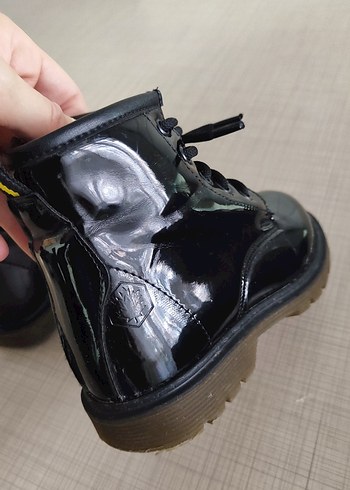 Parlak Siyah Kız Çocuk Botları - Görsel 6