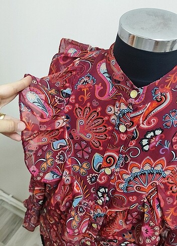 s Beden kırmızı Renk Desenli ve astarlı gömlek